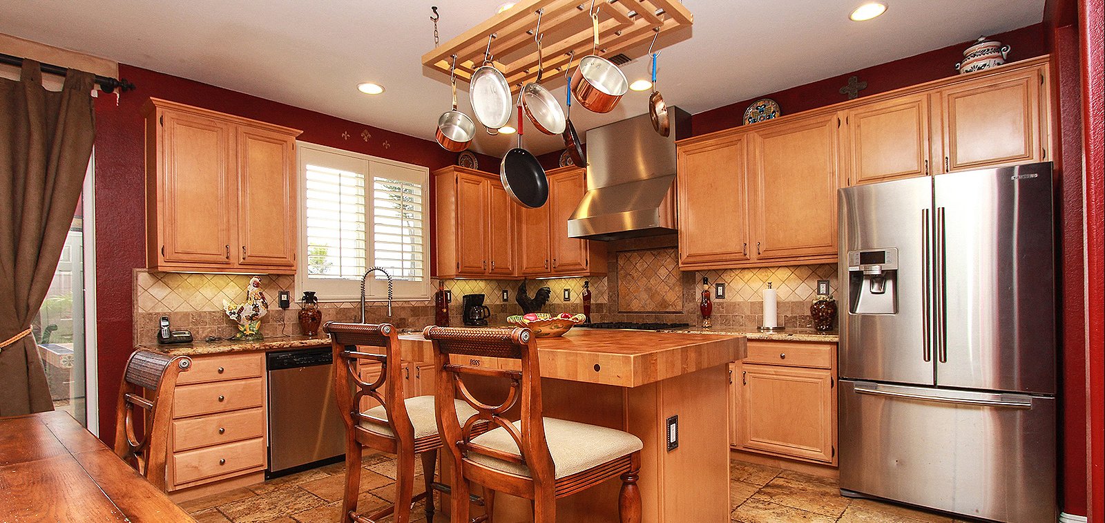 THE HENSLEY GROUP REAL ESTATE - beautiful kitchen